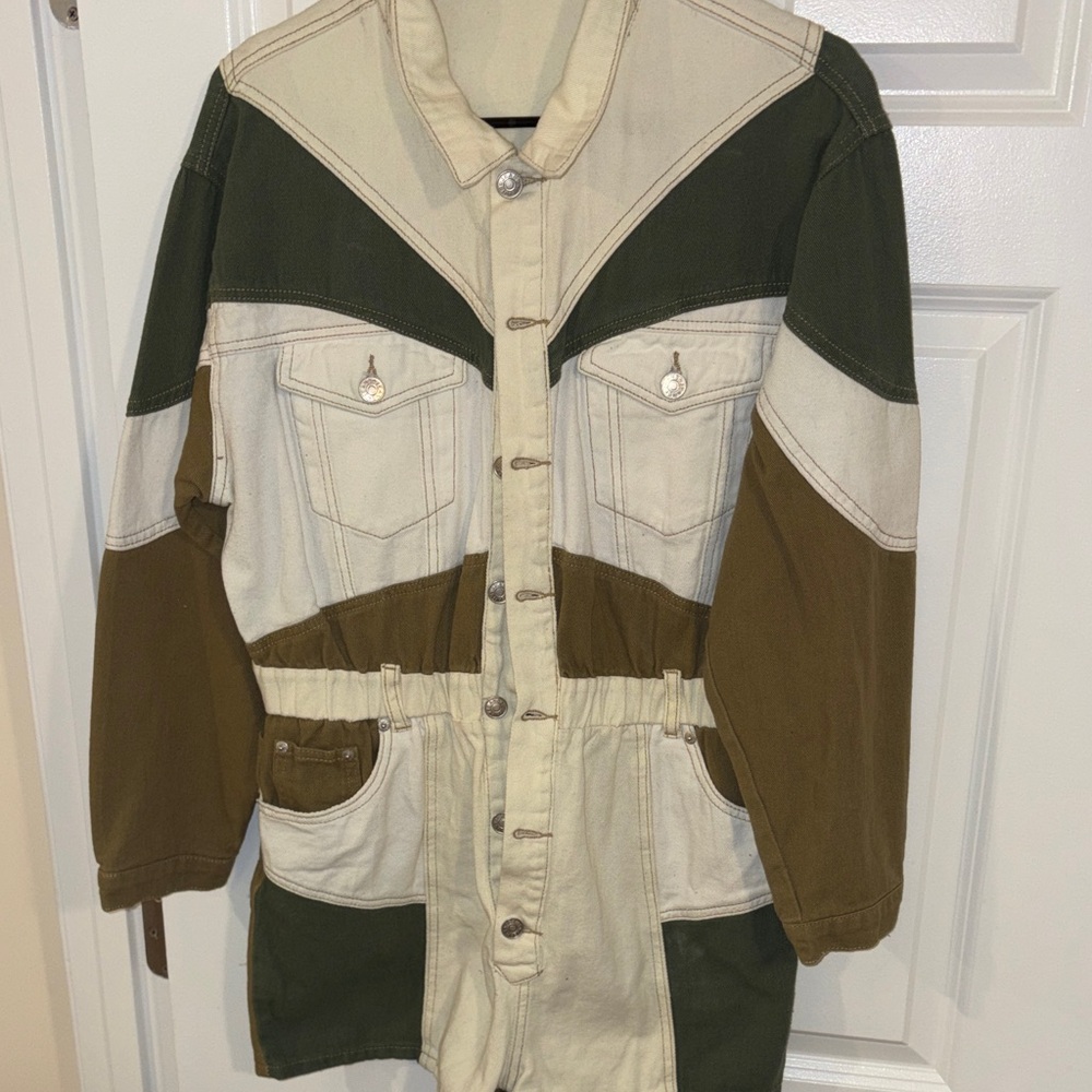 Fashion nova Colorblock romper in Olive, Khaki, and Cream